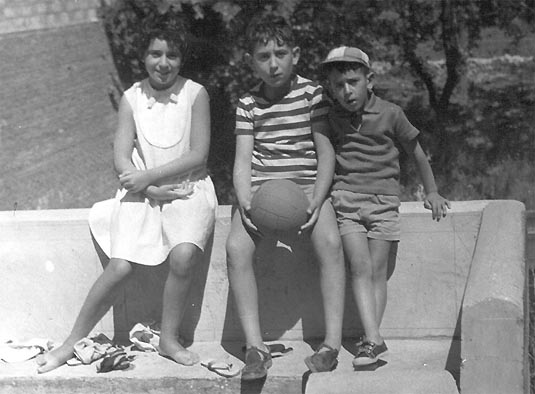 Alicia, Javier y Jesús Reyero, verano del 67